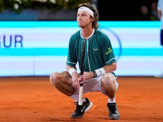 教练席时 教练席时