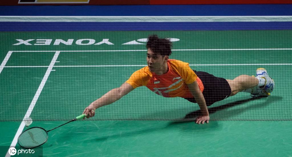 色的战术执 色的战术执