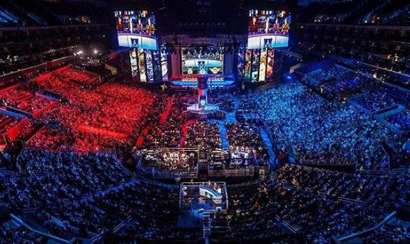 他在关键时 他在关键时